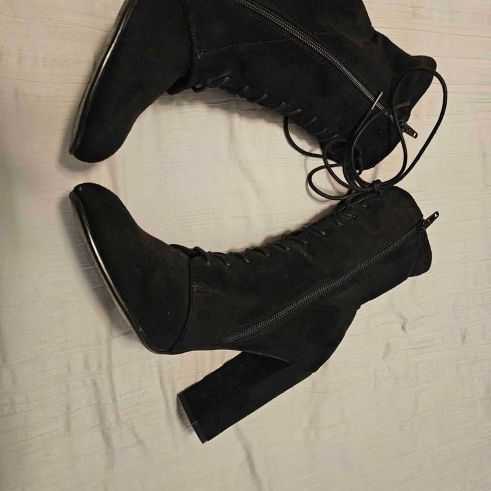 Steve Madden Boots Size 8 Black Lace-Up Ankle - Picture 4 of 5